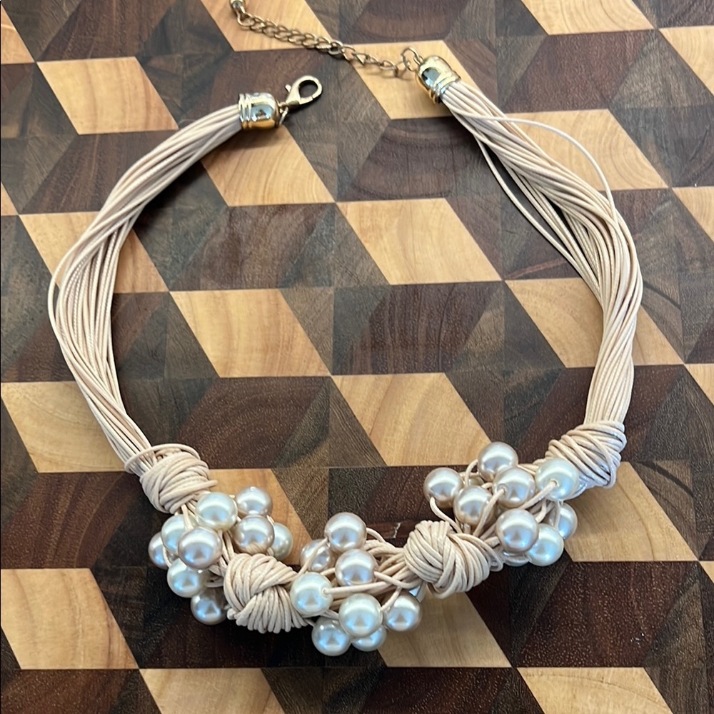 Elegant Pearl Cluster Necklace